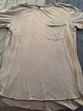 Divided Short-Sleeve Pocket Tee in Beige
